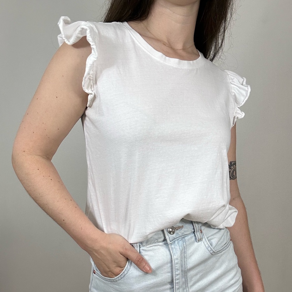 *Retrod White Ruffle Sleeve Blouse